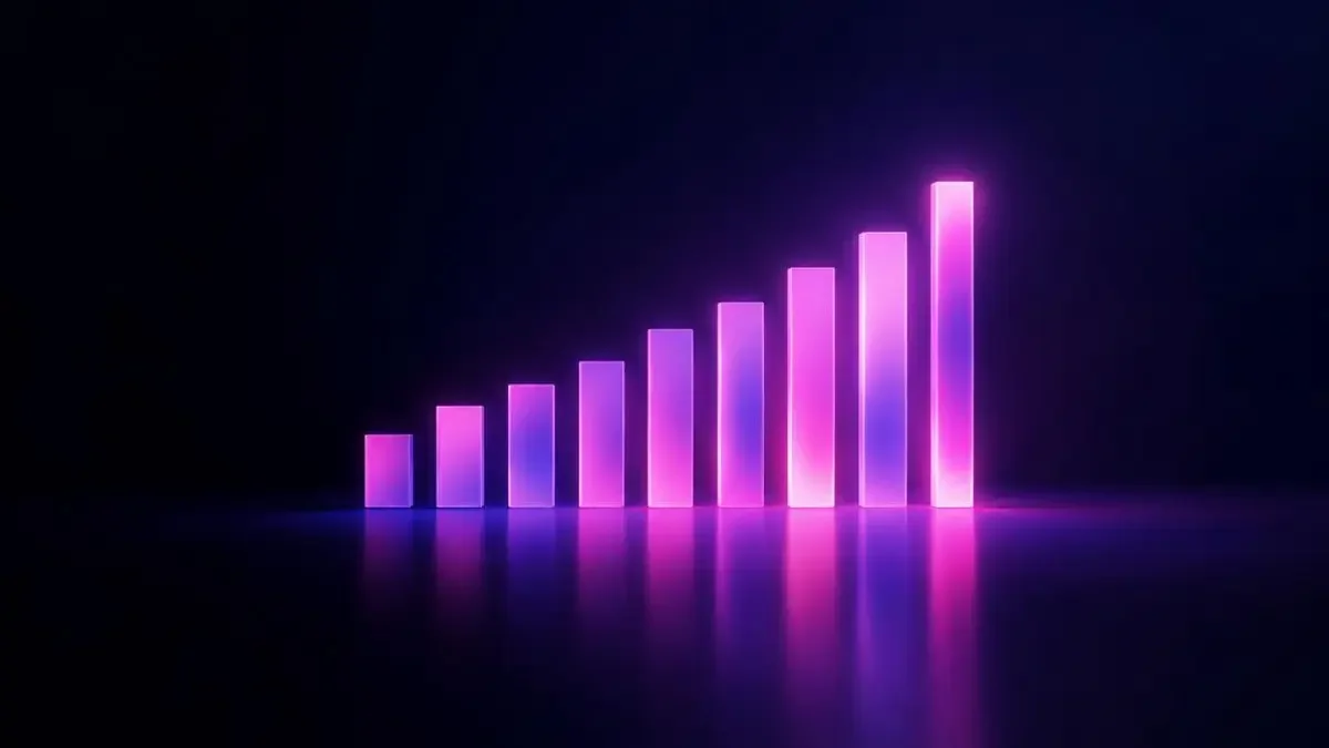 短剧快讯封面：短剧周榜：Top 10 里有 6 部是「先婚后爱」